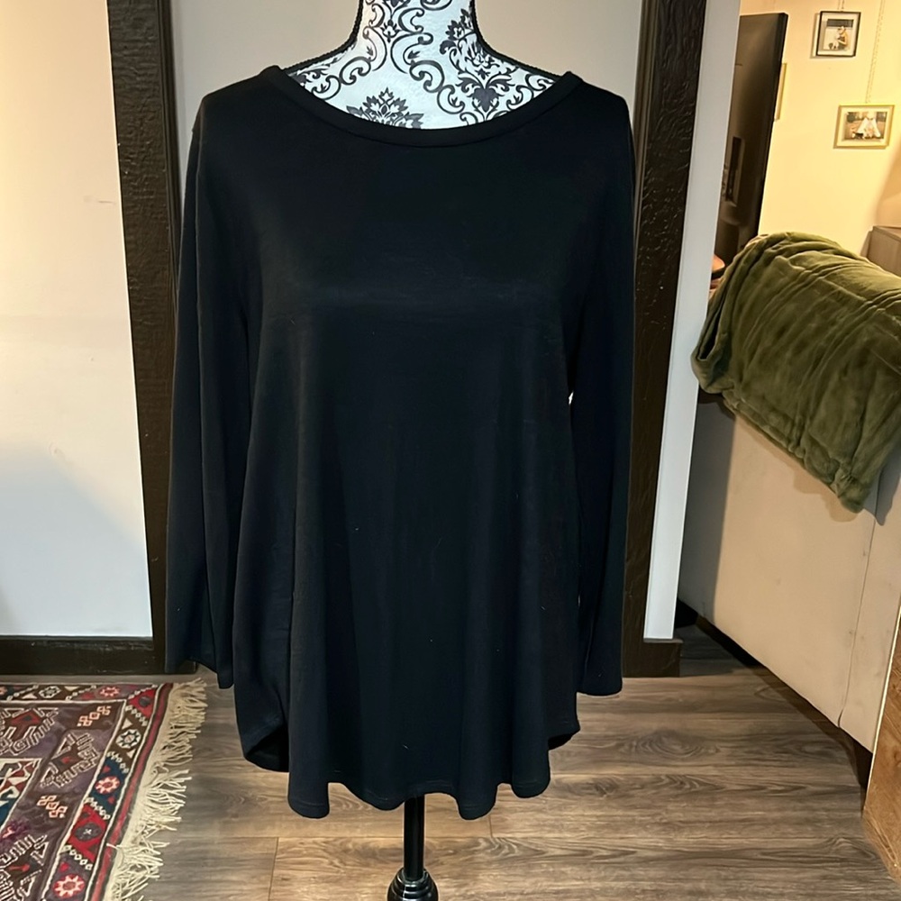 Loft dress top peekaboo back
Length 24”
Chest 20”